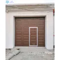 Porta de garagem seccional isolada de aço branco com pedestres